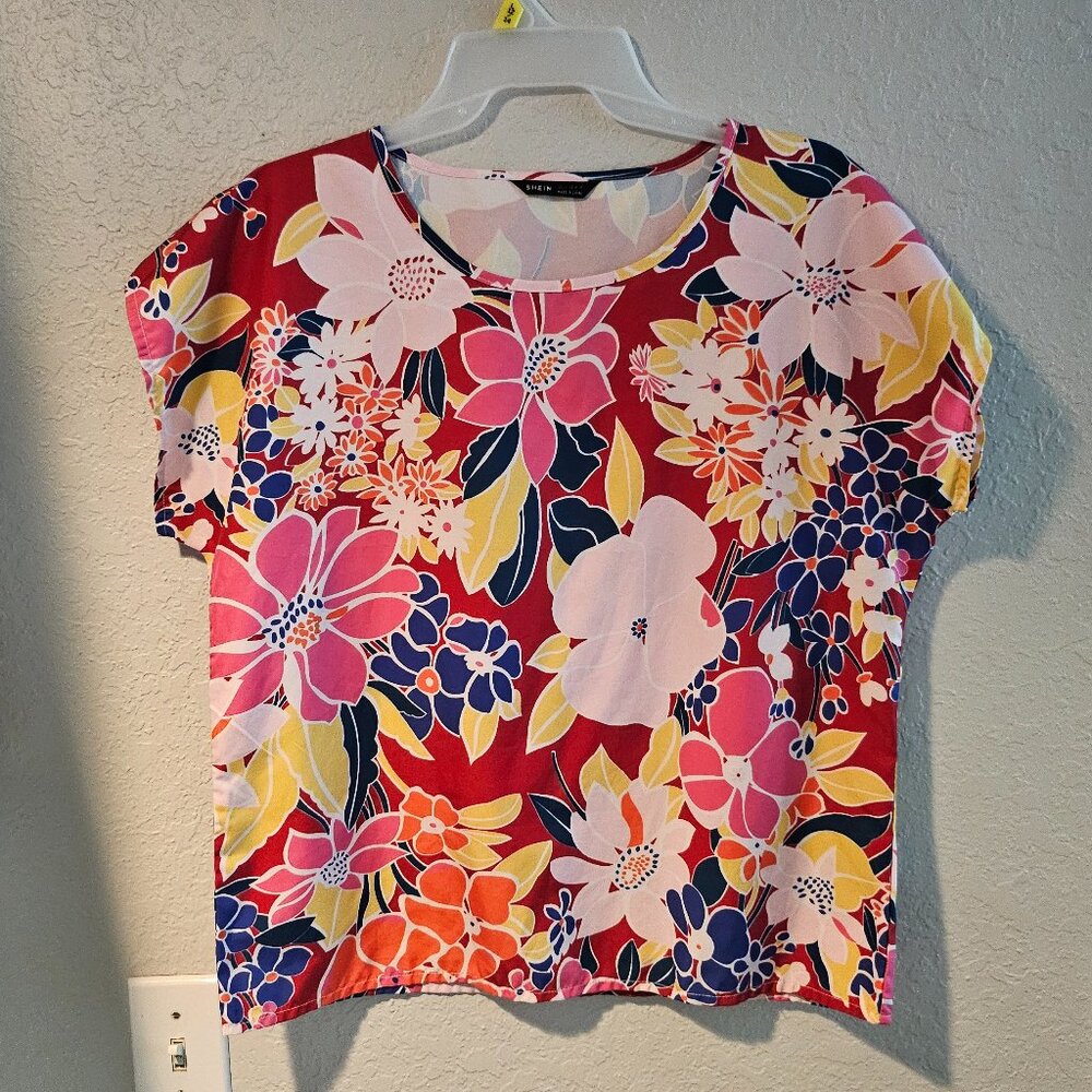 Floral blouse size M